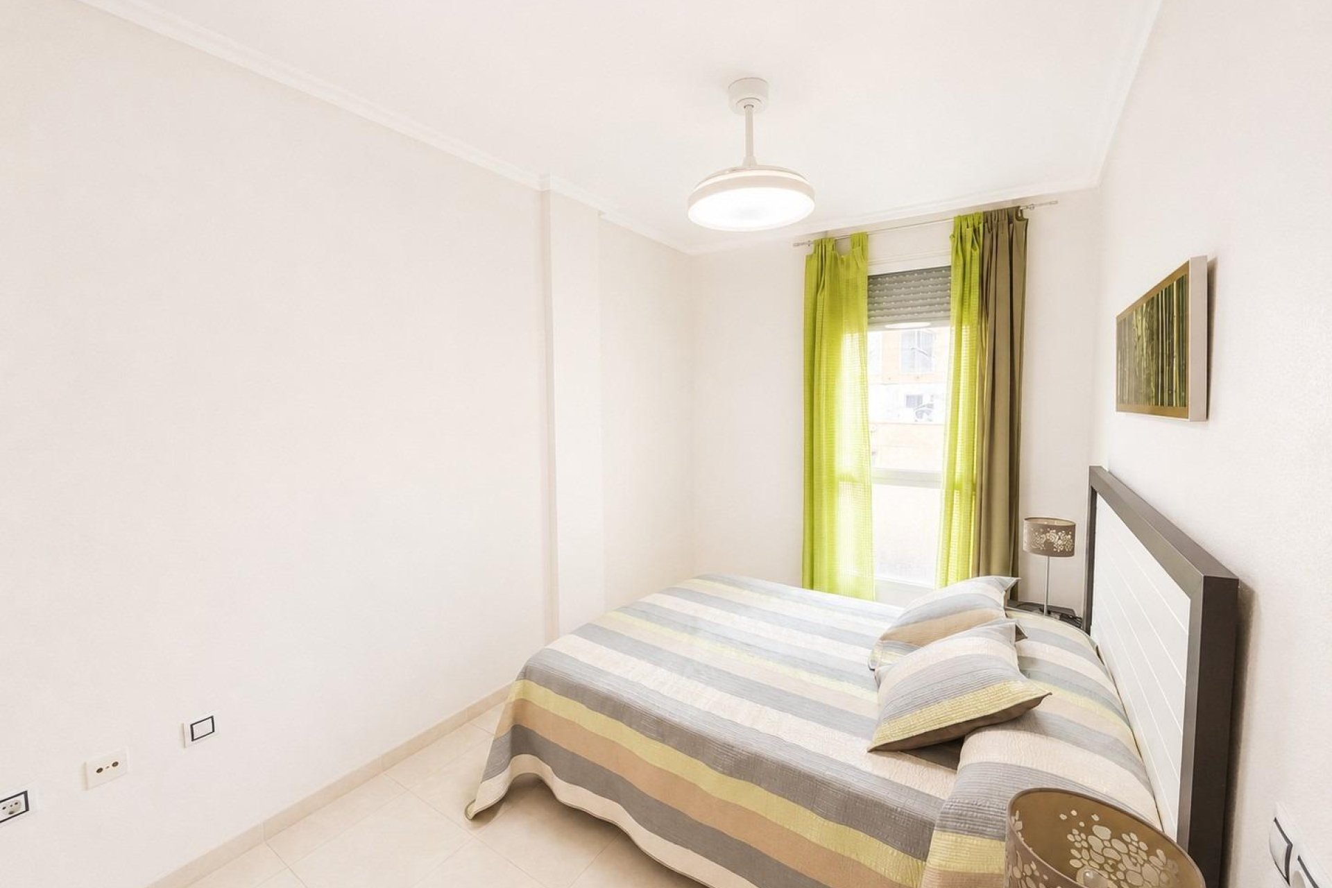 Resale - Apartament / Duplex - Torrevieja - Estacion de autobuses