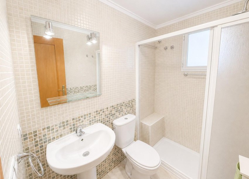 Resale - Apartament / Duplex - Torrevieja - Estacion de autobuses