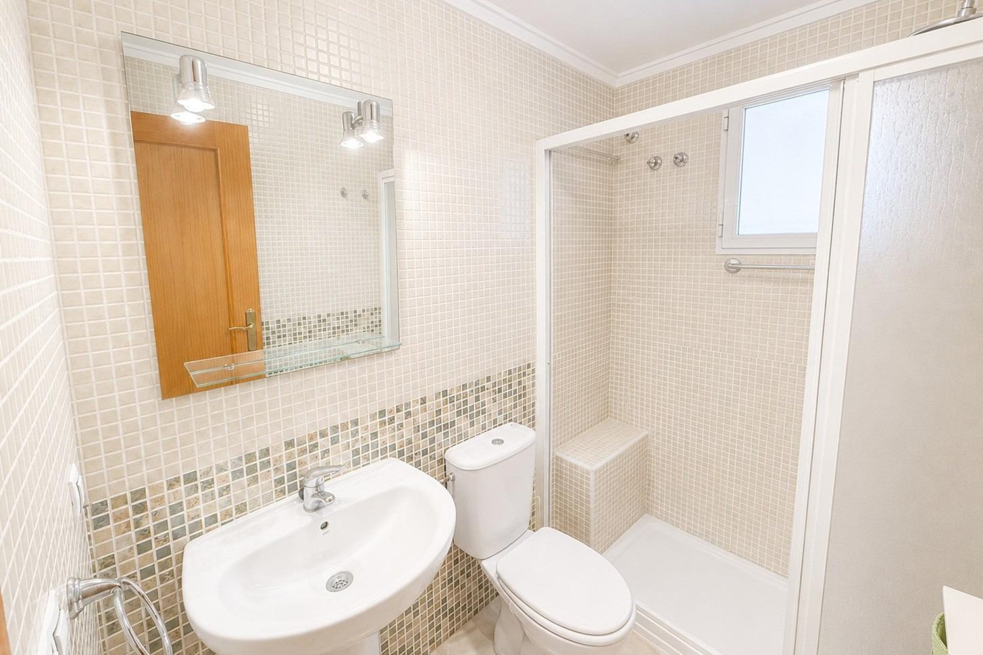 Resale - Apartament / Duplex - Torrevieja - Estacion de autobuses