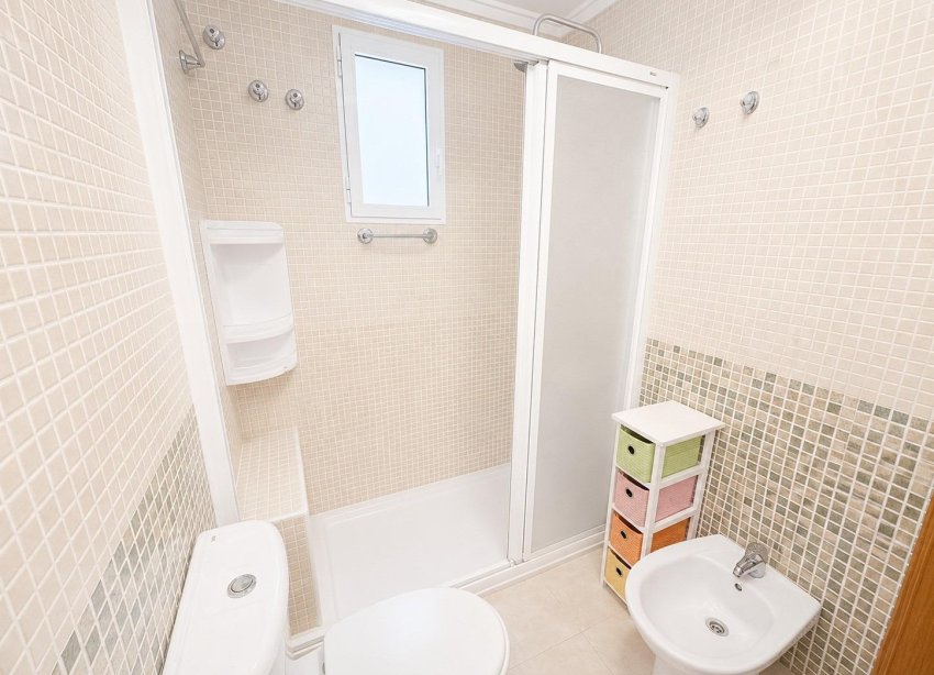 Resale - Apartament / Duplex - Torrevieja - Estacion de autobuses