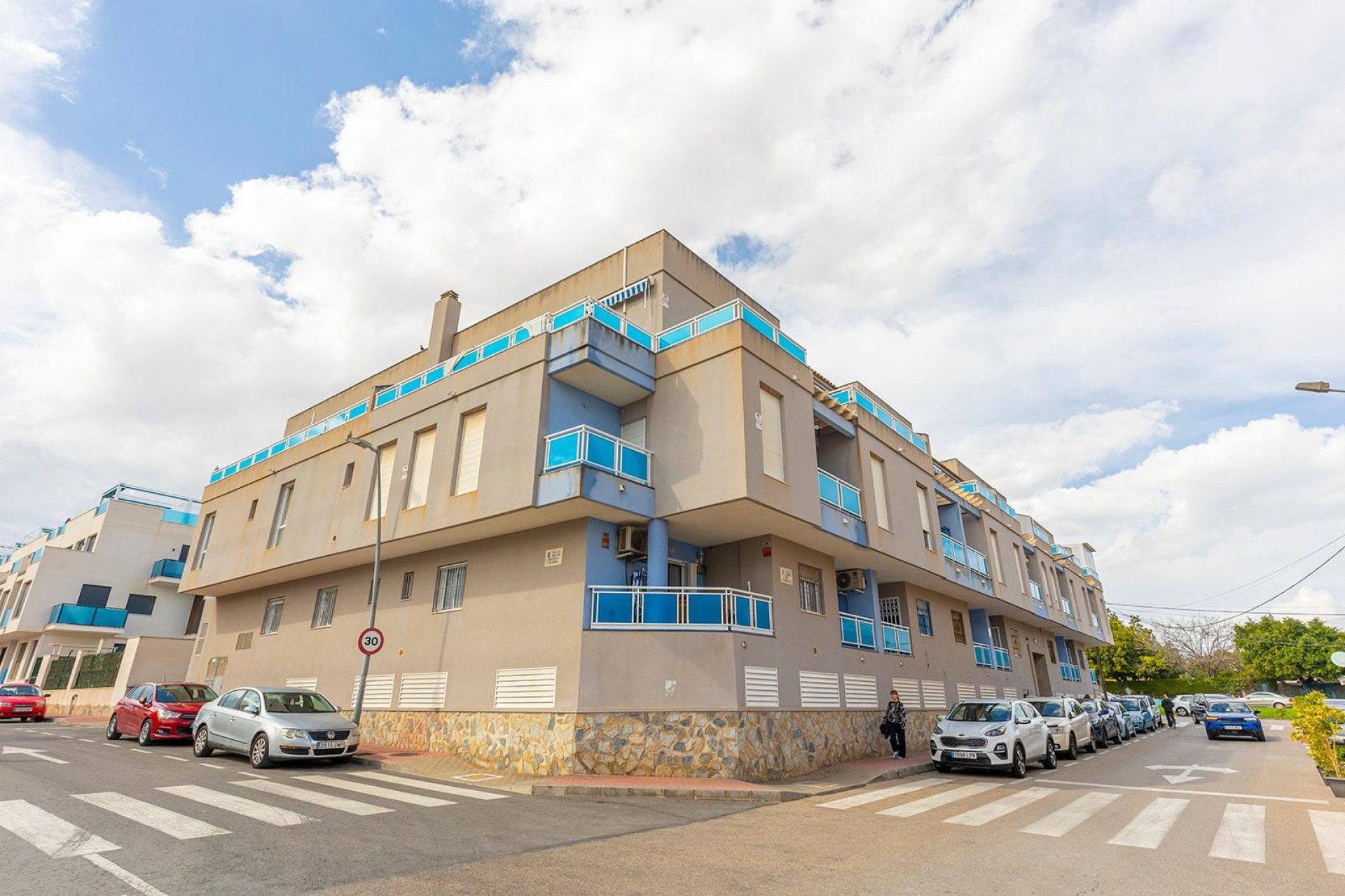 Resale - Apartament / Duplex - Torrevieja - Estacion de autobuses