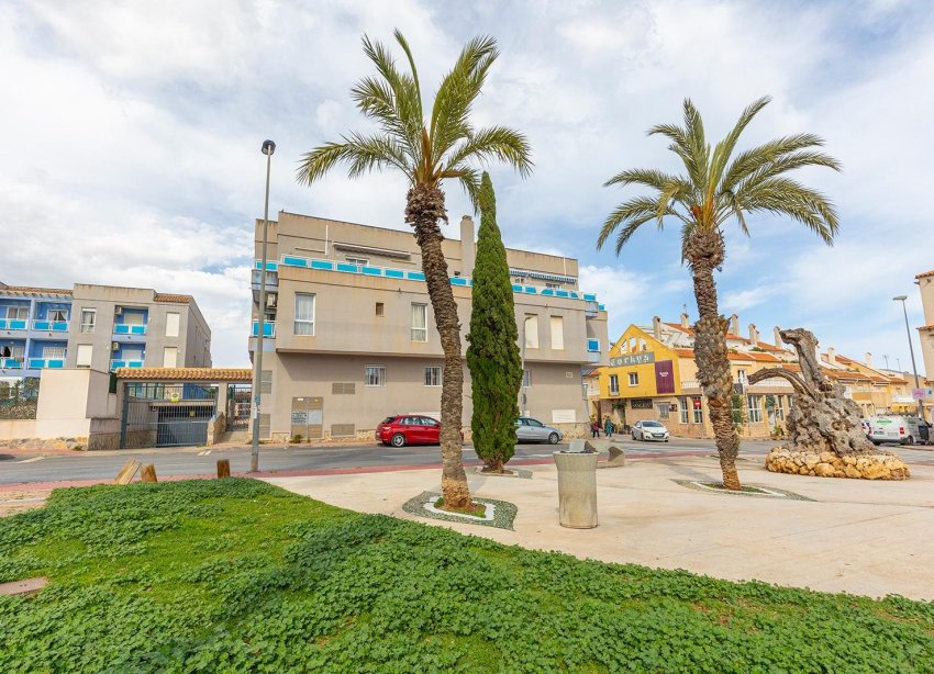 Resale - Apartament / Duplex - Torrevieja - Estacion de autobuses