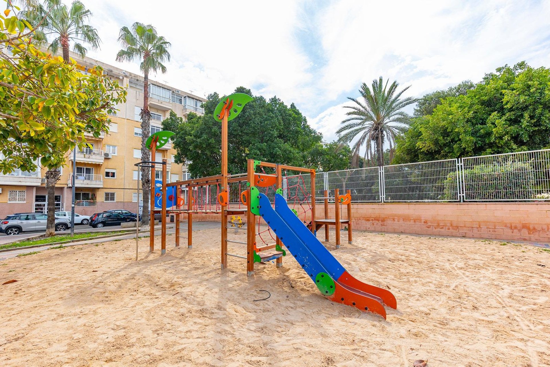 Resale - Apartament / Duplex - Torrevieja - Estacion de autobuses