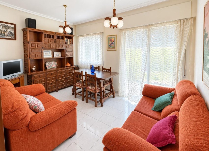 Resale - Apartament / Duplex - Torrevieja - Estacion de autobuses