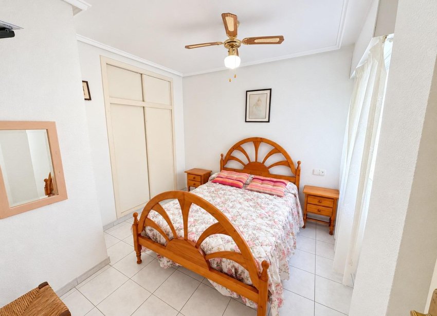 Resale - Apartament / Duplex - Torrevieja - Estacion de autobuses