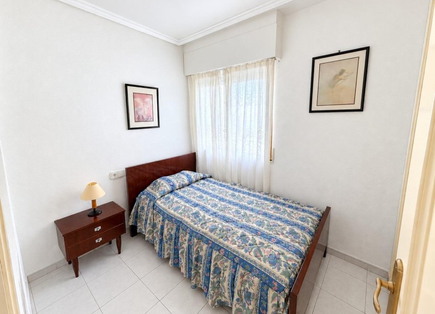 Resale - Apartament / Duplex - Torrevieja - Estacion de autobuses