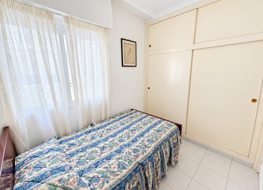 Resale - Apartament / Duplex - Torrevieja - Estacion de autobuses