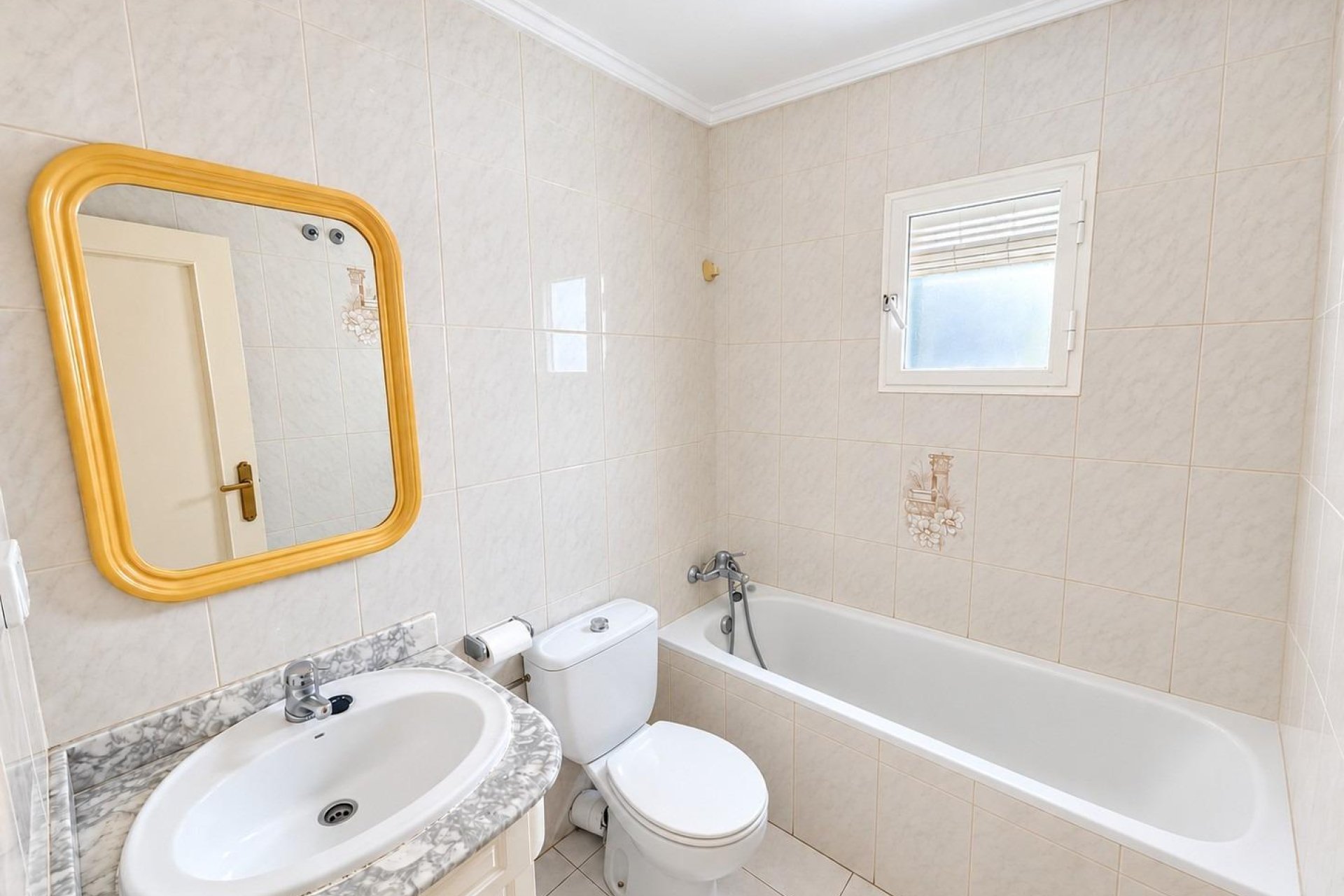 Resale - Apartament / Duplex - Torrevieja - Estacion de autobuses