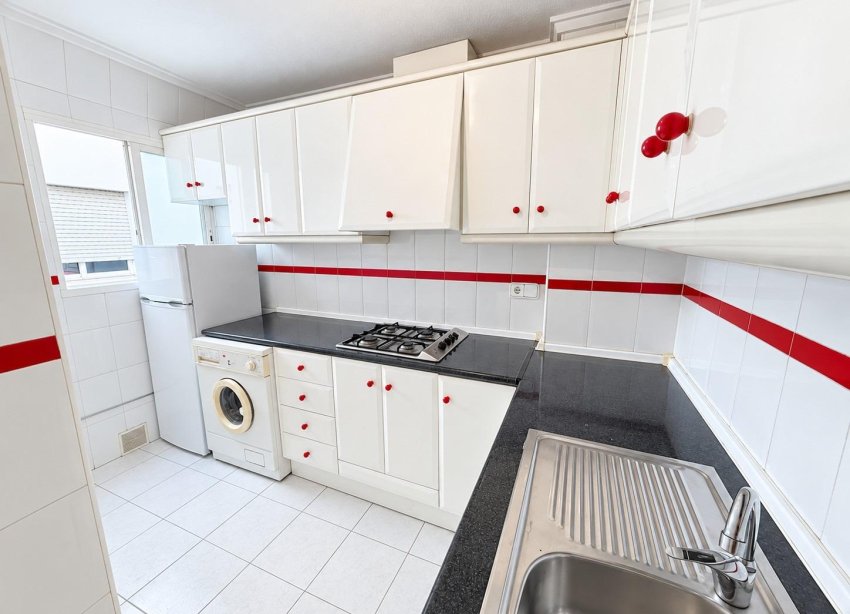 Resale - Apartament / Duplex - Torrevieja - Estacion de autobuses