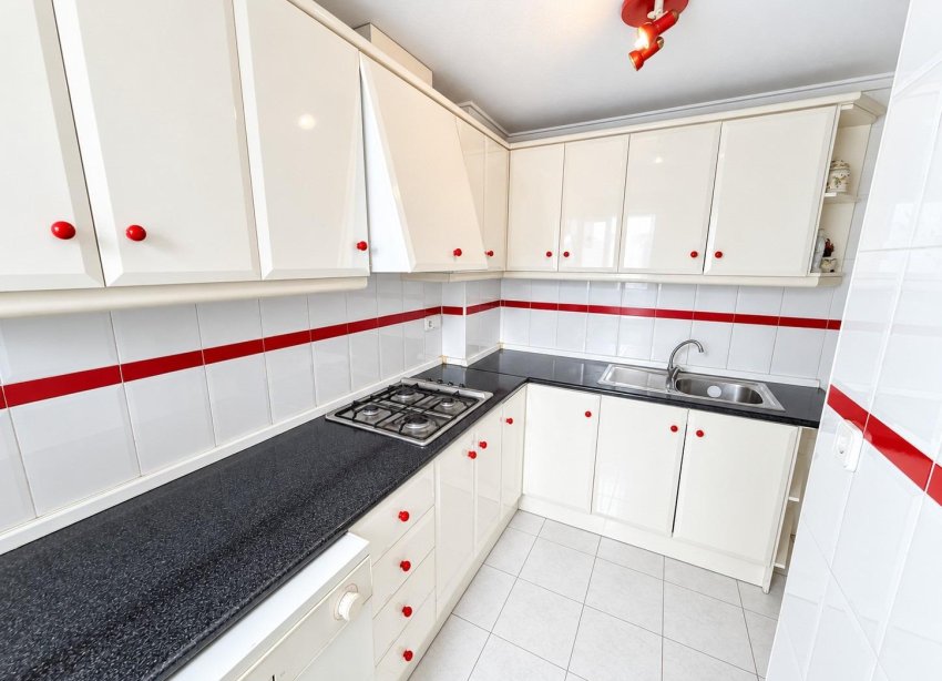 Resale - Apartament / Duplex - Torrevieja - Estacion de autobuses