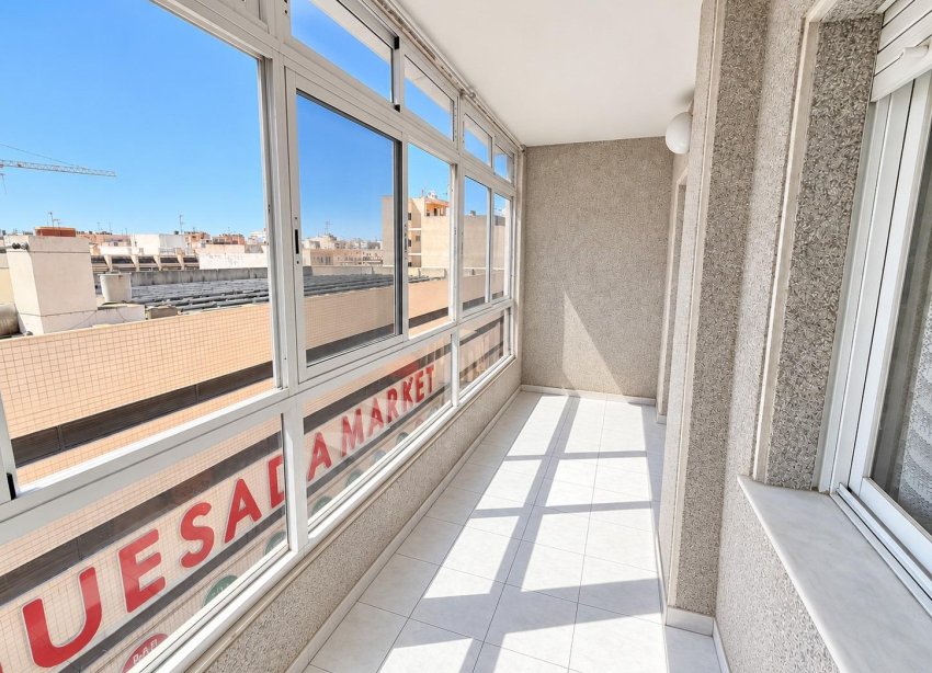 Resale - Apartament / Duplex - Torrevieja - Estacion de autobuses