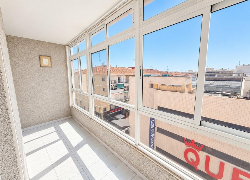 Resale - Apartament / Duplex - Torrevieja - Estacion de autobuses