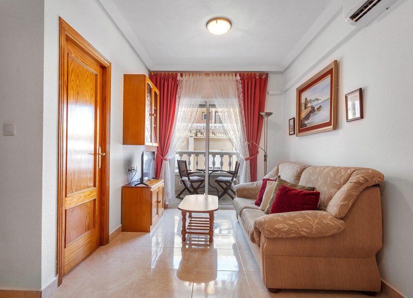 Resale - Apartament / Duplex - Torrevieja - Estacion de autobuses