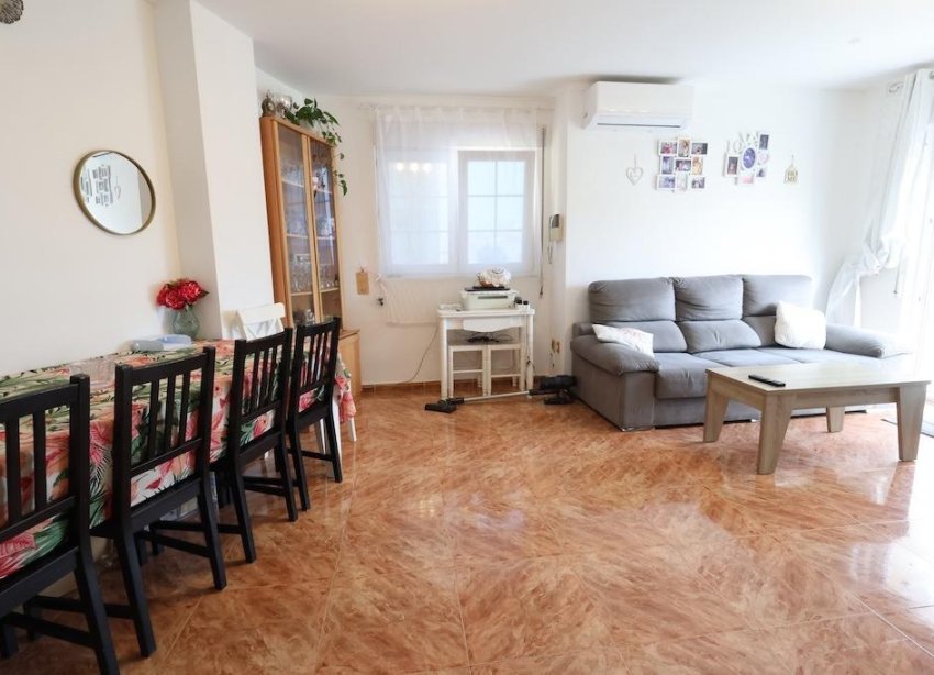 Resale - Apartament / Duplex - Torrevieja - Habaneras
