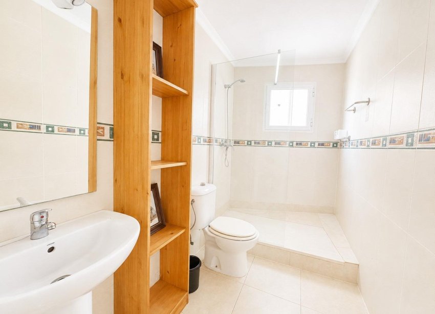 Resale - Apartament / Duplex - Torrevieja - Habaneras