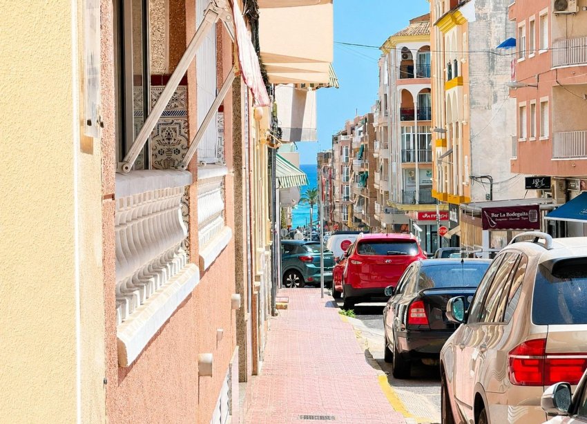 Resale - Apartament / Duplex - Torrevieja - Habaneras