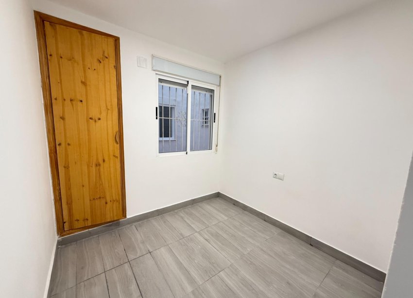 Resale - Apartament / Duplex - Torrevieja - Habaneras