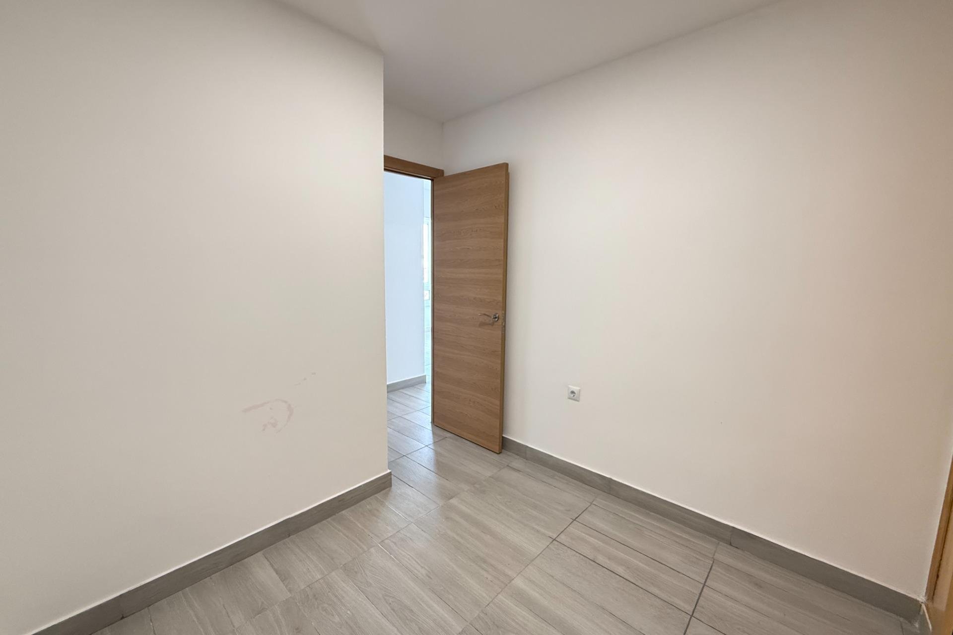 Resale - Apartament / Duplex - Torrevieja - Habaneras