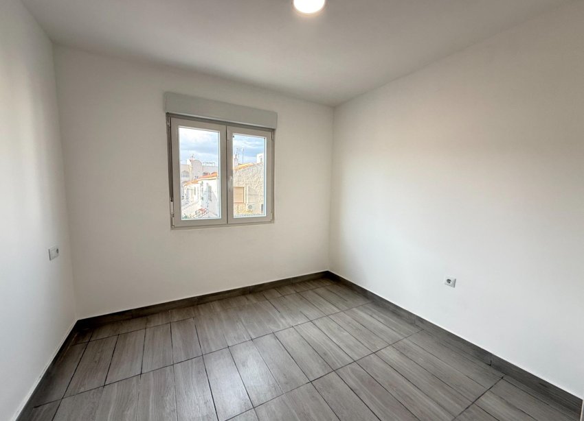 Resale - Apartament / Duplex - Torrevieja - Habaneras