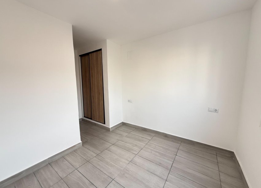Resale - Apartament / Duplex - Torrevieja - Habaneras