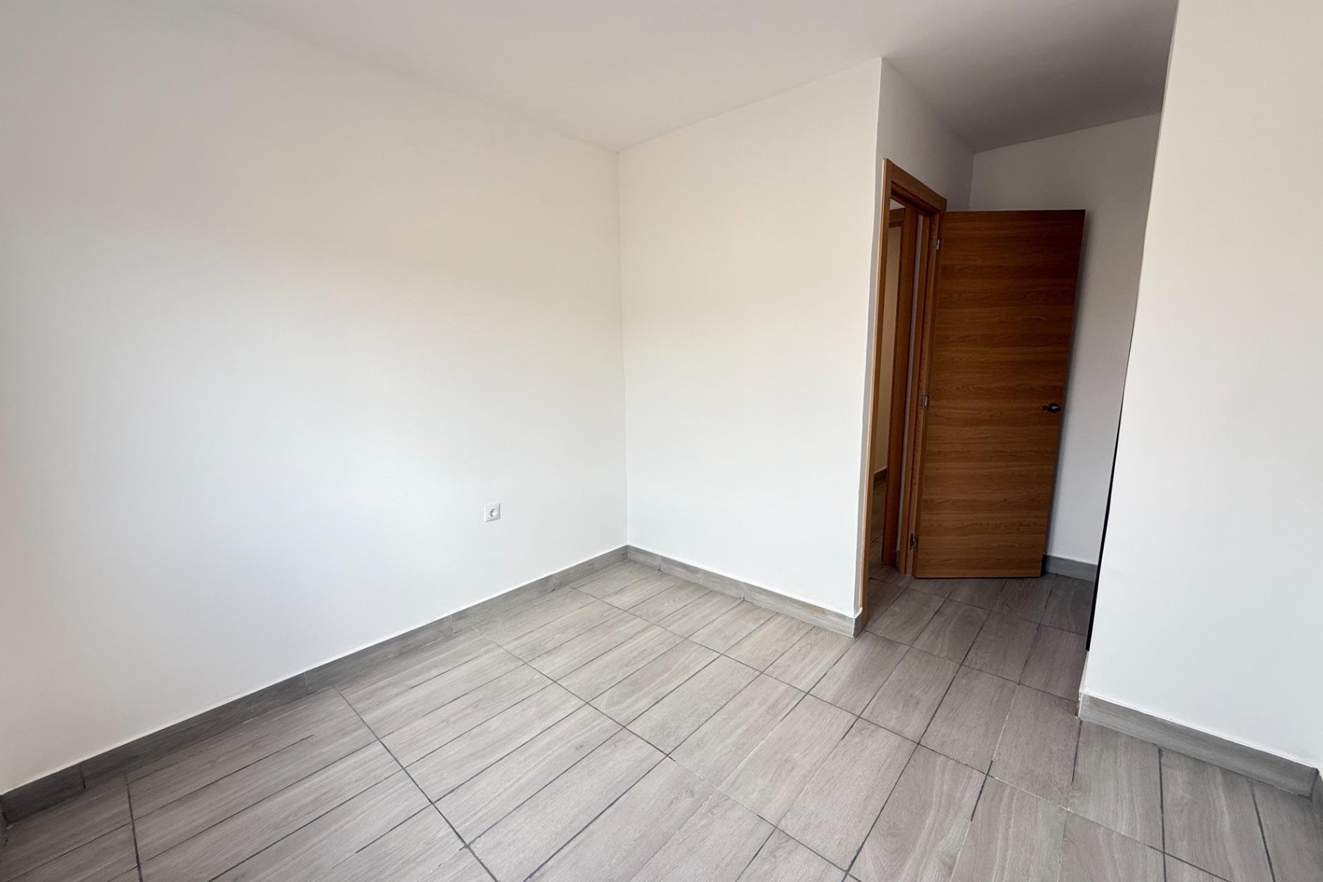 Resale - Apartament / Duplex - Torrevieja - Habaneras