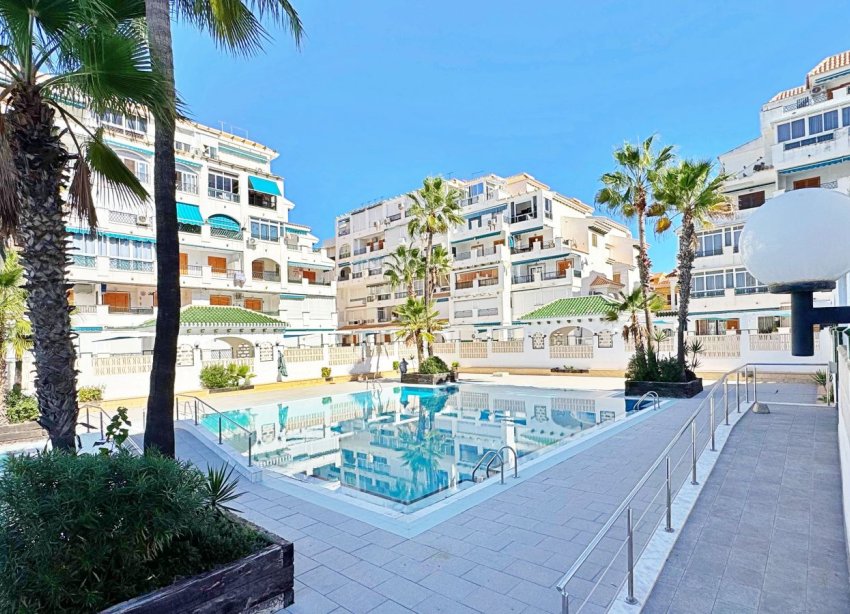 Resale - Apartament / Duplex - Torrevieja - La Mata