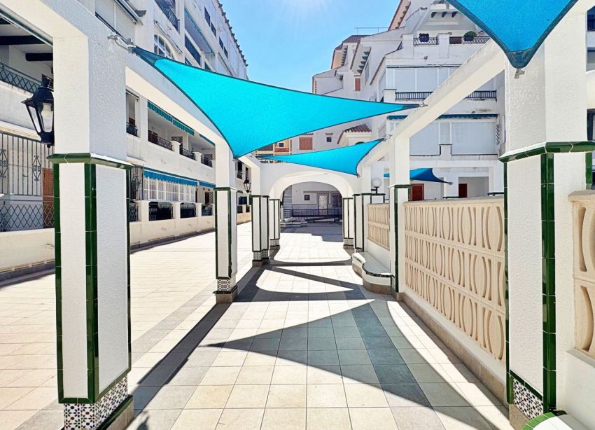 Resale - Apartament / Duplex - Torrevieja - La Mata