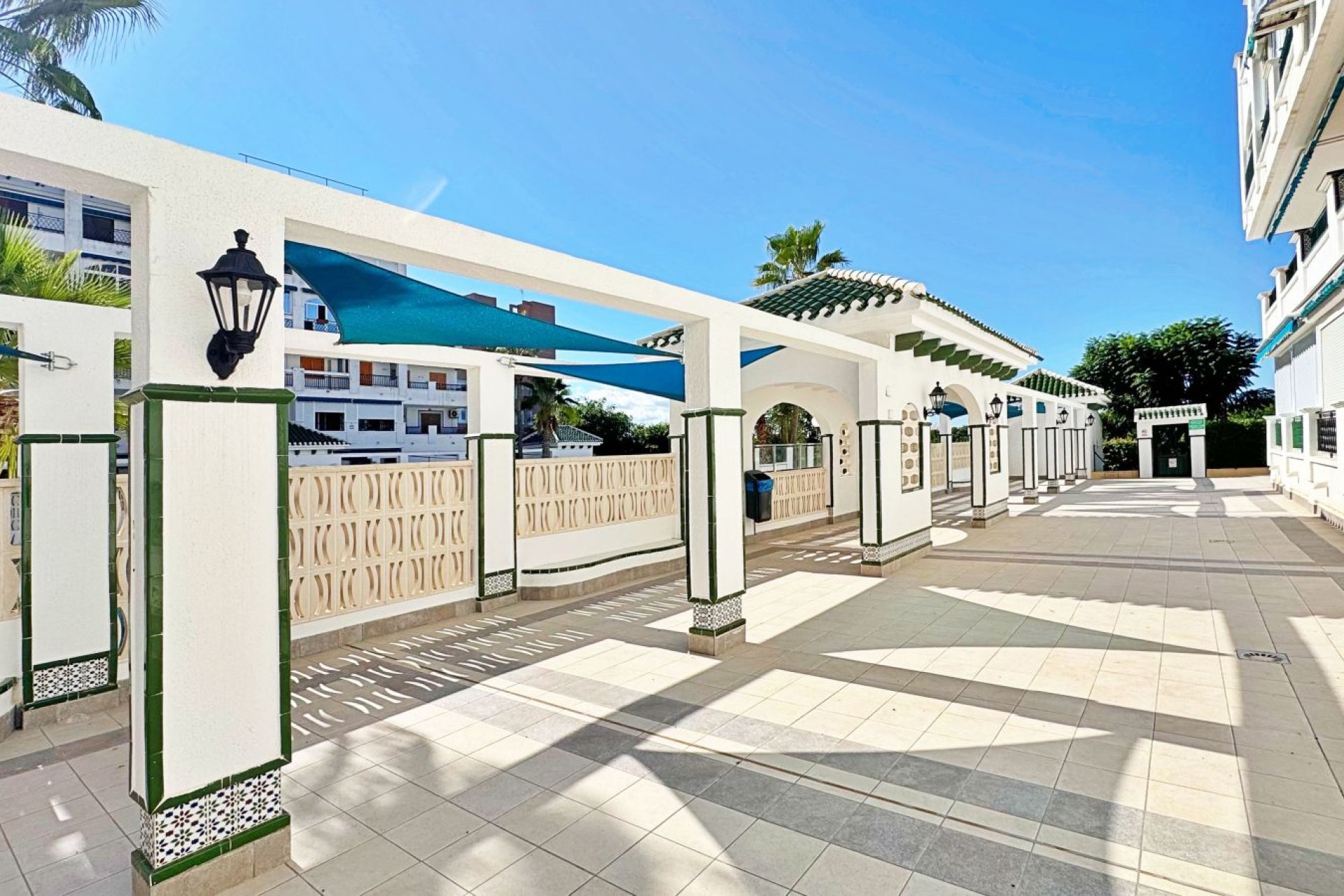 Resale - Apartament / Duplex - Torrevieja - La Mata
