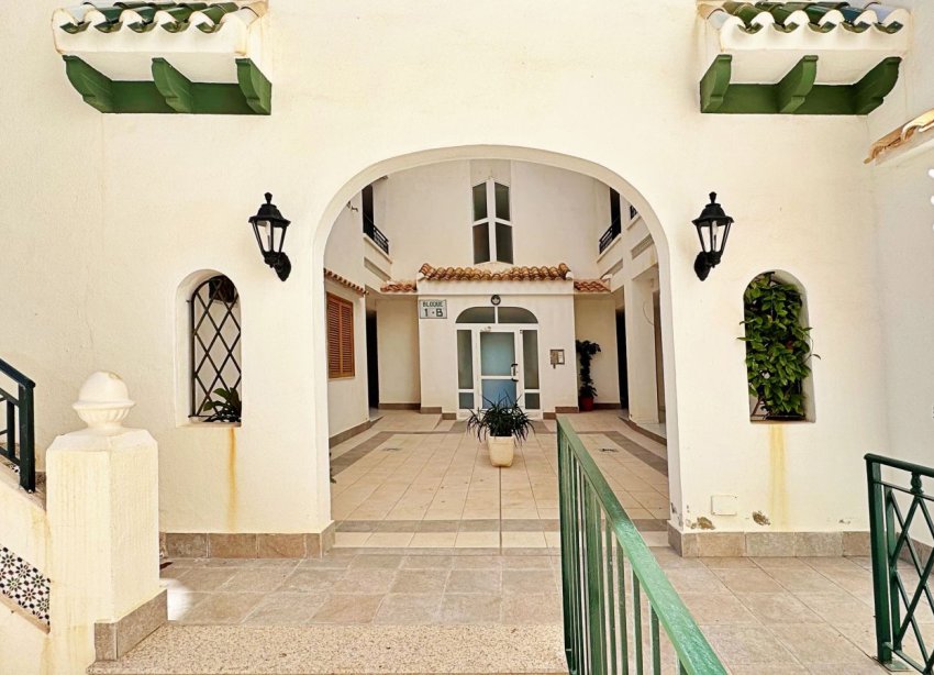 Resale - Apartament / Duplex - Torrevieja - La Mata