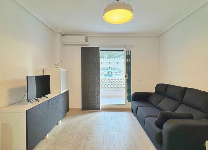Resale - Apartament / Duplex - Torrevieja - La Mata