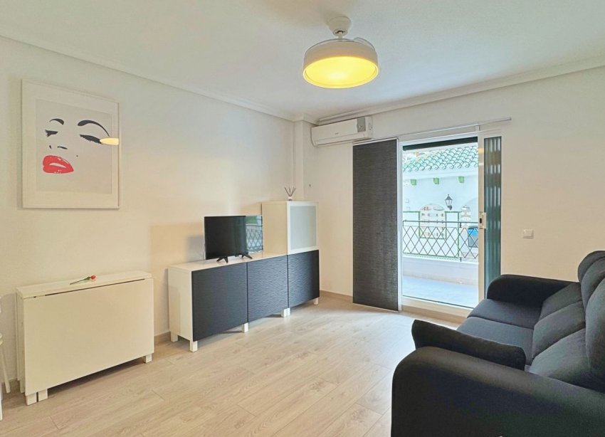 Resale - Apartament / Duplex - Torrevieja - La Mata