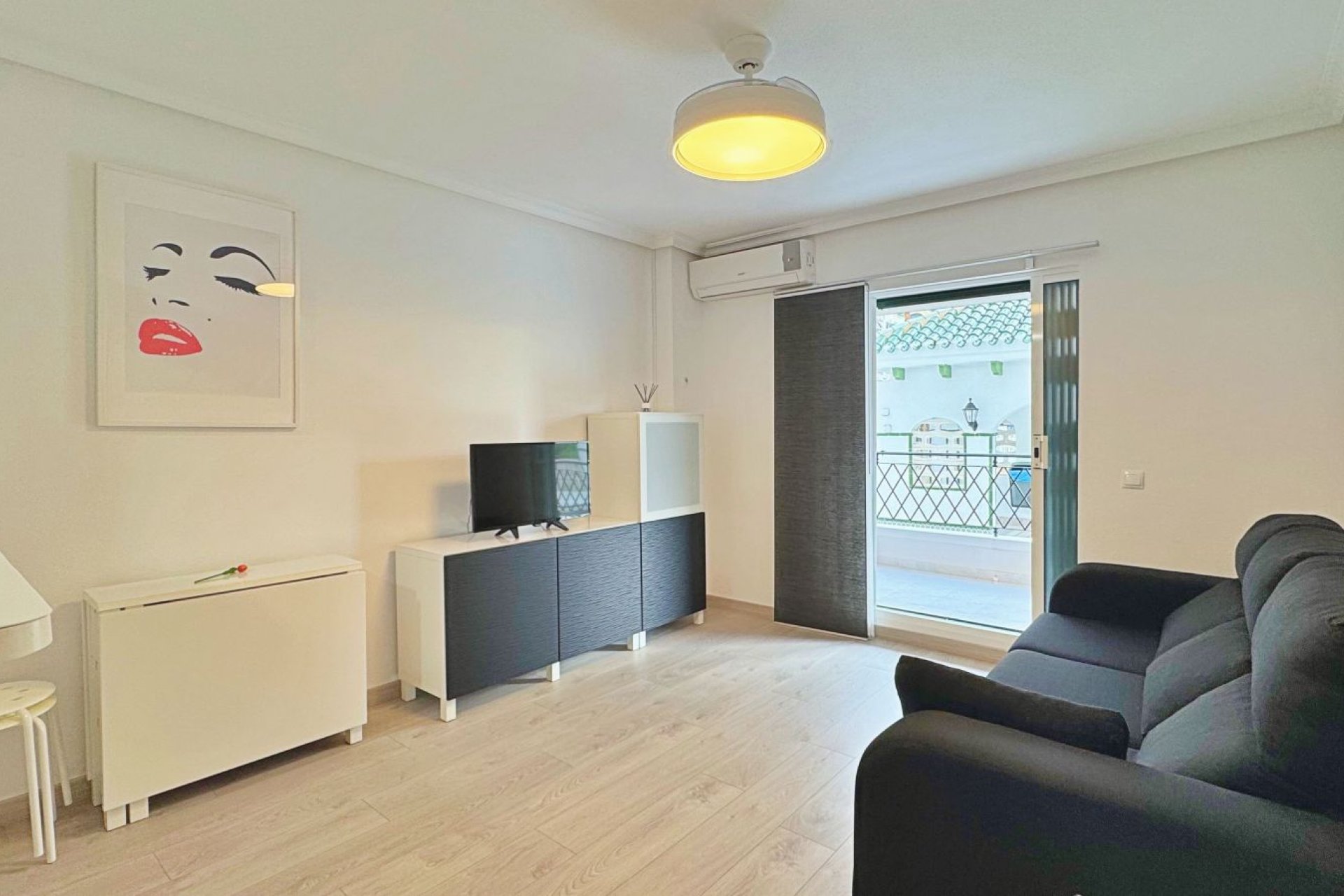 Resale - Apartament / Duplex - Torrevieja - La Mata