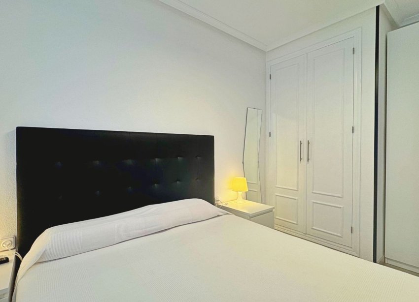 Resale - Apartament / Duplex - Torrevieja - La Mata