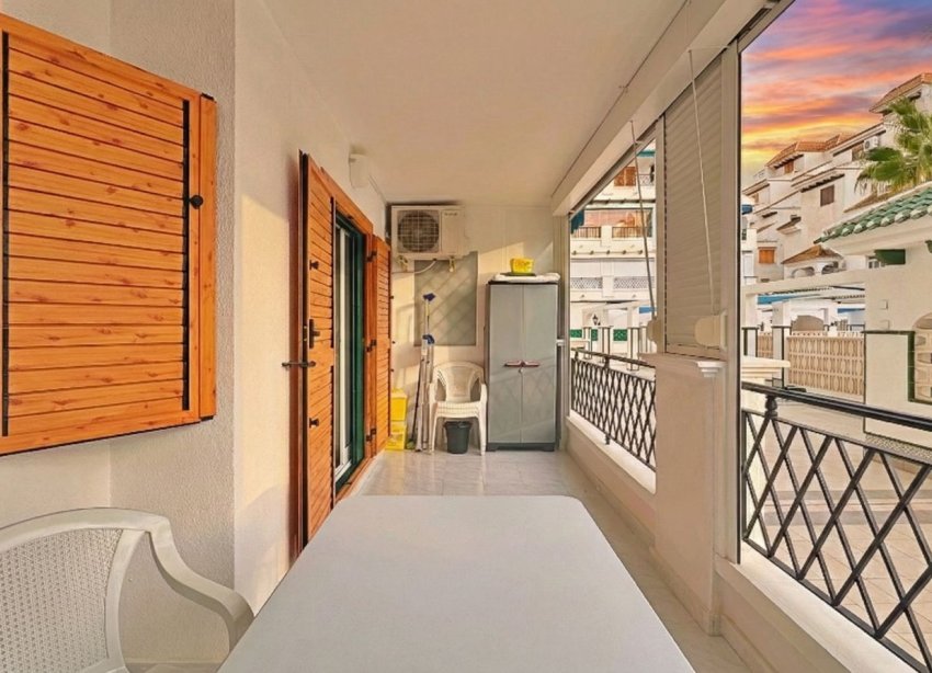 Resale - Apartament / Duplex - Torrevieja - La Mata