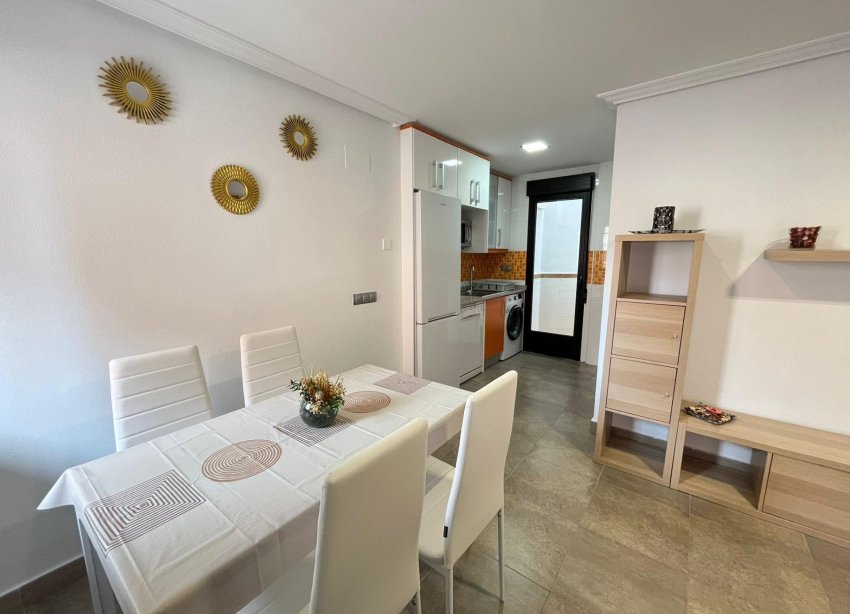 Resale - Apartament / Duplex - Torrevieja - La Mata