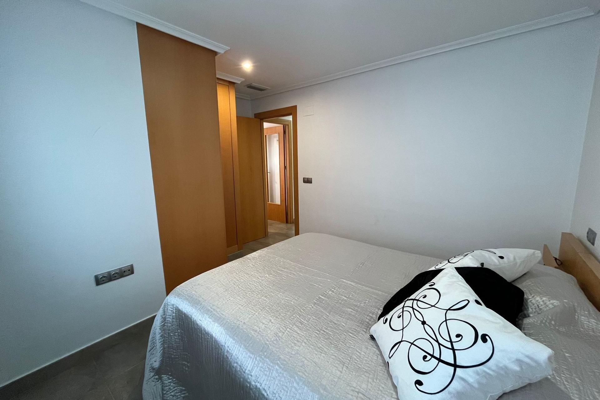 Resale - Apartament / Duplex - Torrevieja - La Mata