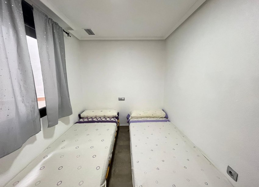 Resale - Apartament / Duplex - Torrevieja - La Mata
