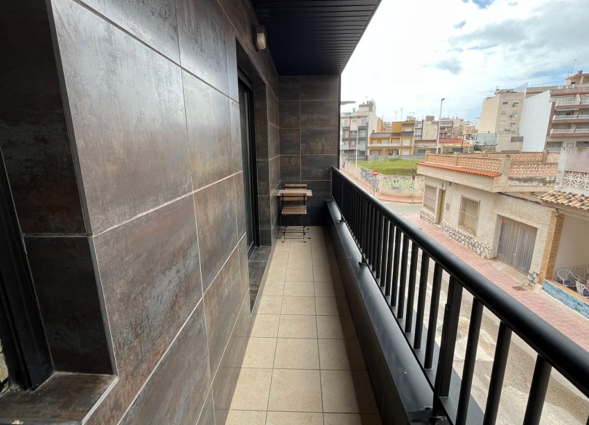 Resale - Apartament / Duplex - Torrevieja - La Mata