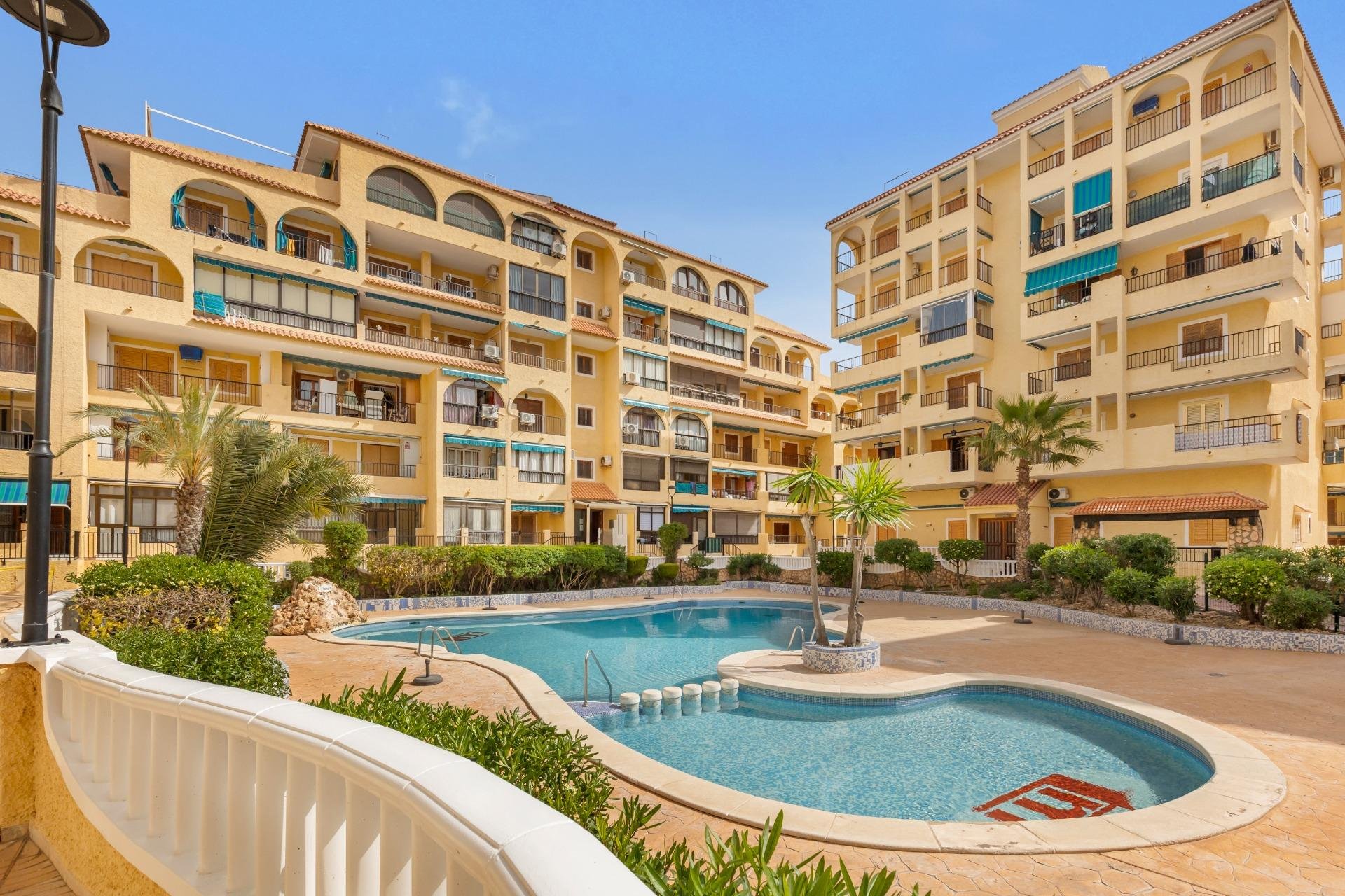 Resale - Apartament / Duplex - Torrevieja - La Mata