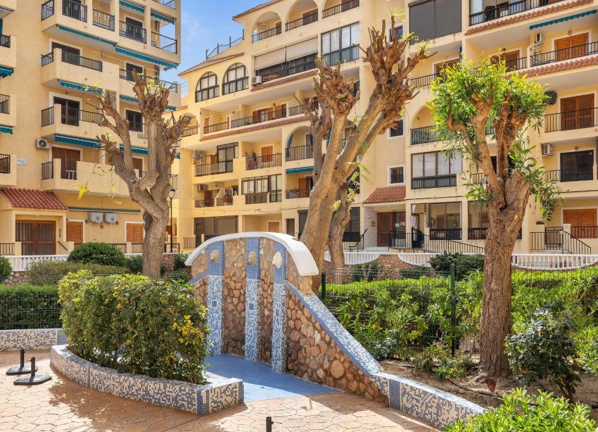 Resale - Apartament / Duplex - Torrevieja - La Mata
