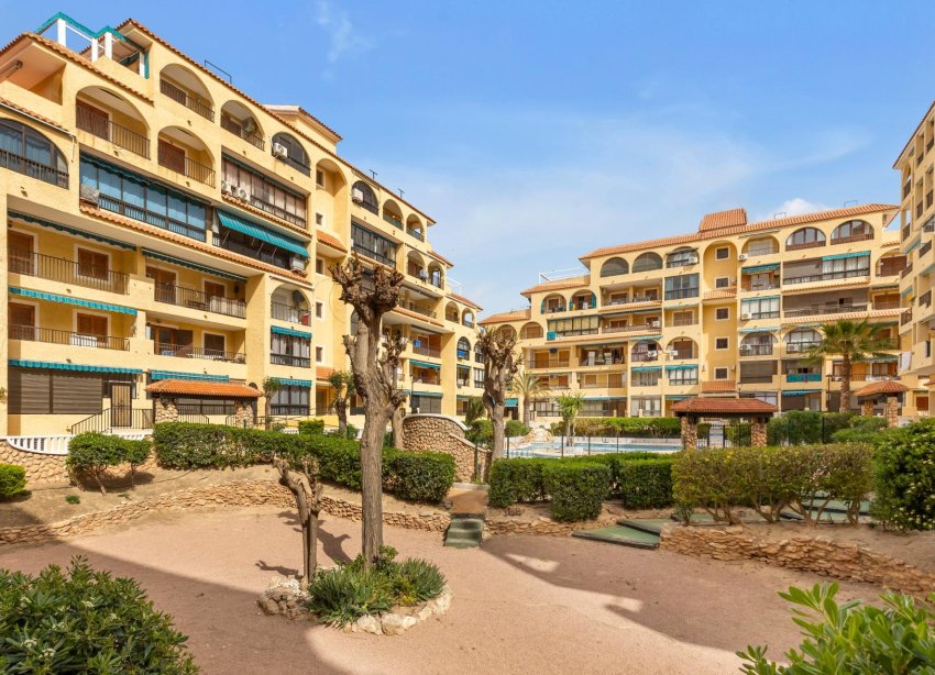 Resale - Apartament / Duplex - Torrevieja - La Mata