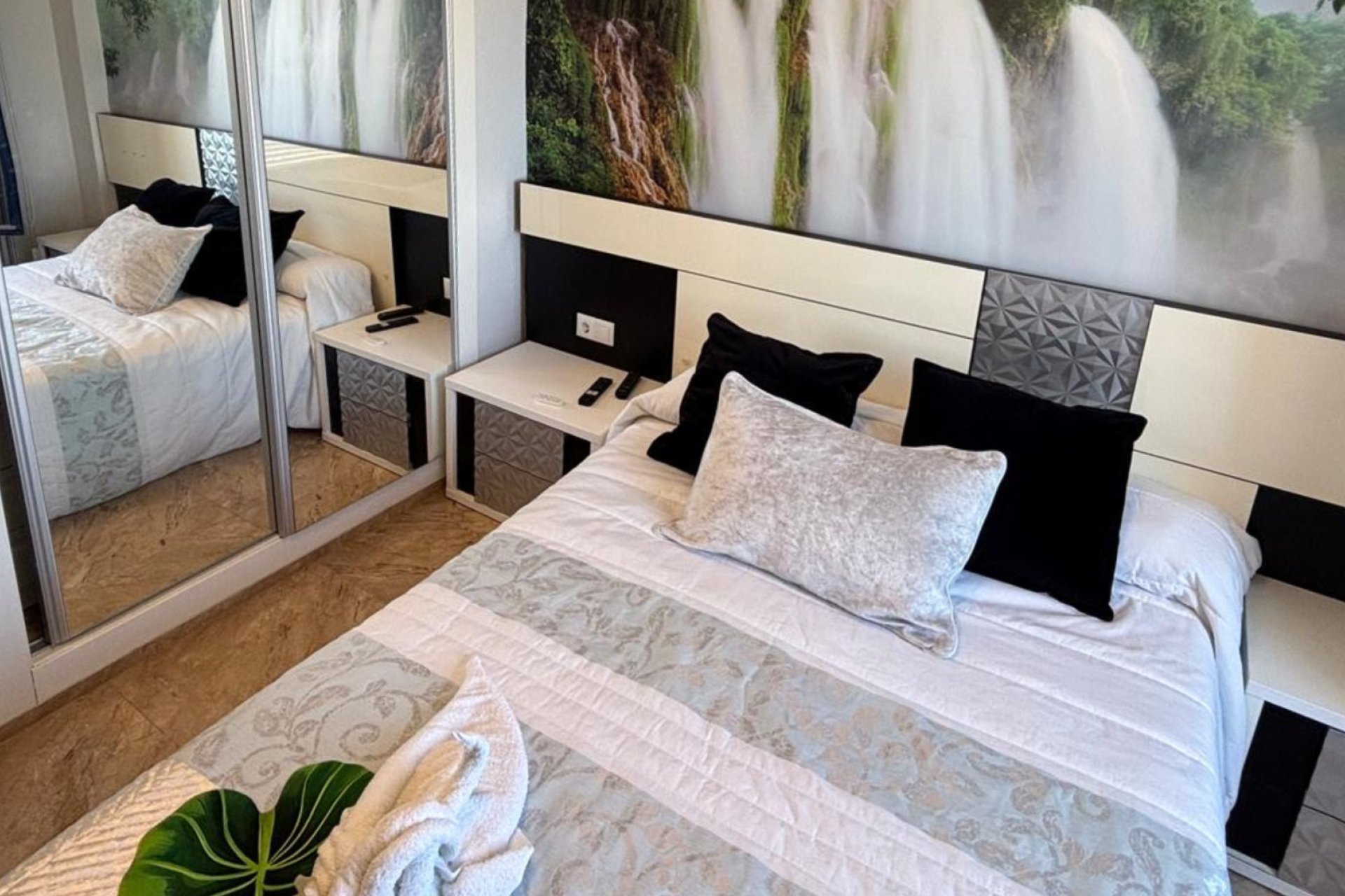 Resale - Apartament / Duplex - Torrevieja - La Mata