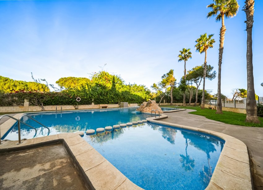 Resale - Apartament / Duplex - Torrevieja - La Mata