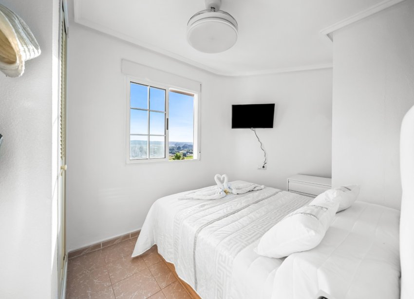 Resale - Apartament / Duplex - Torrevieja - La Mata