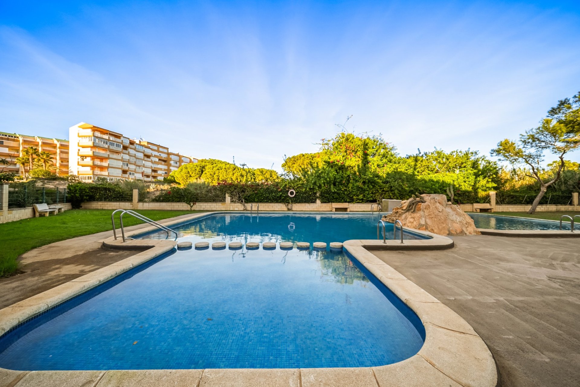 Resale - Apartament / Duplex - Torrevieja - La Mata