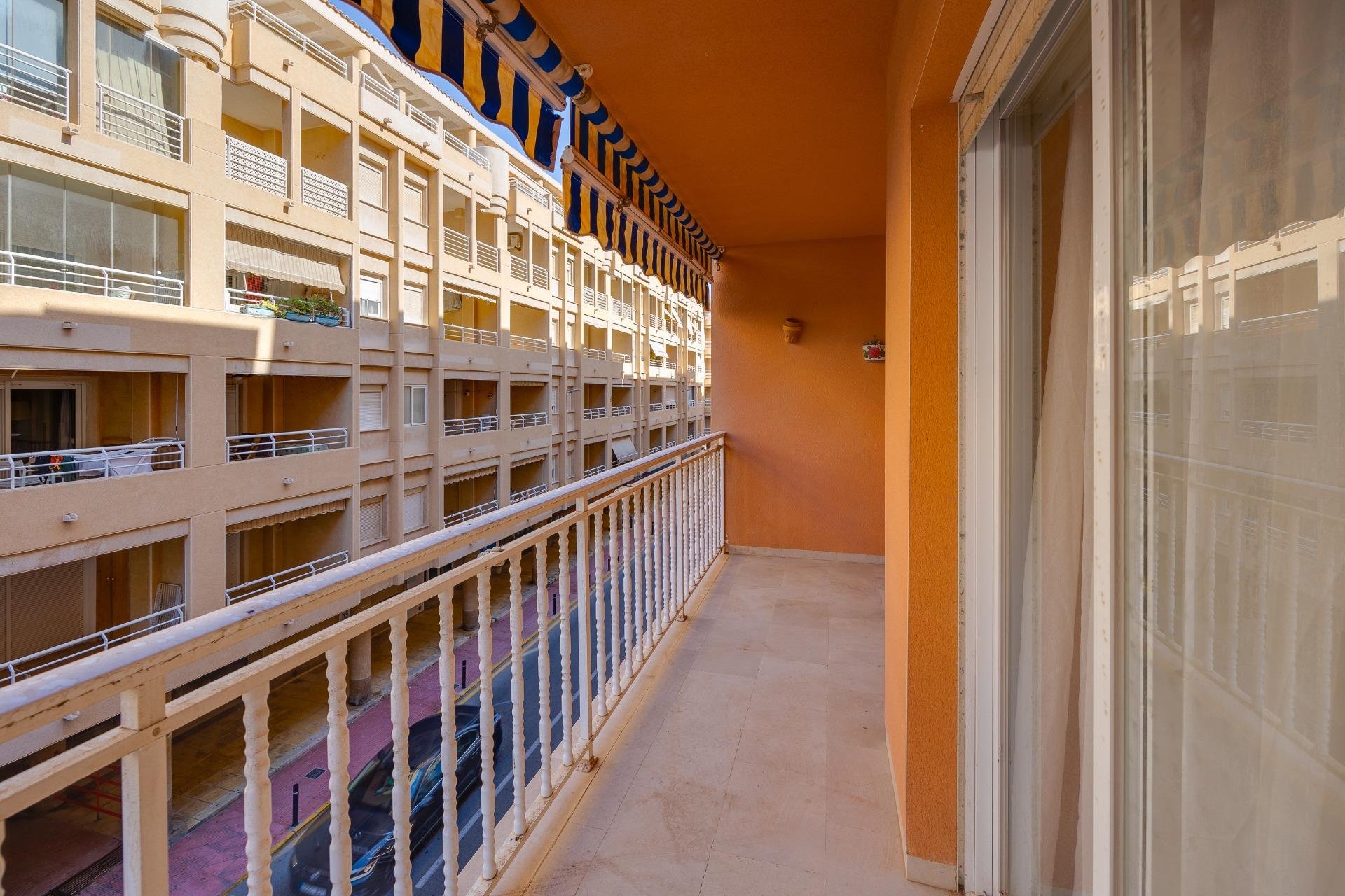 Resale - Apartament / Duplex - Torrevieja - La Mata