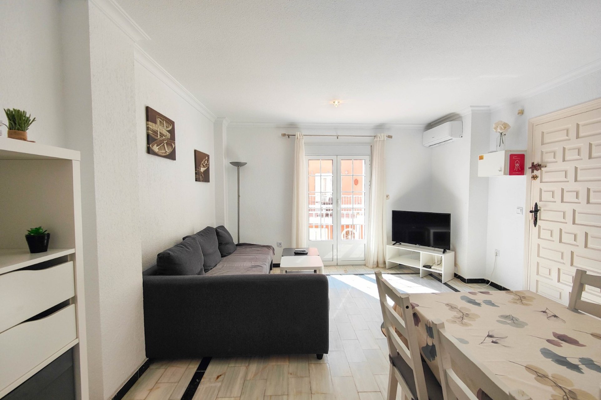 Resale - Apartament / Duplex - Torrevieja - La Mata