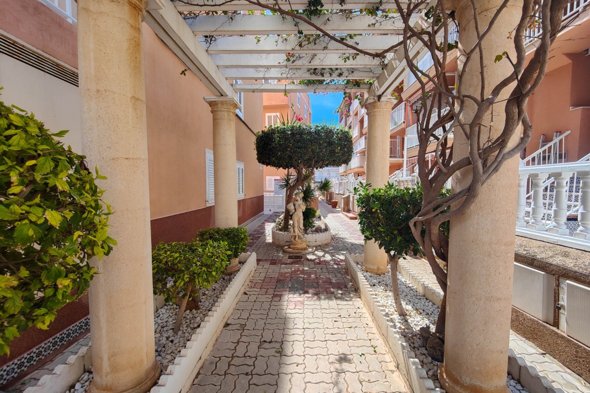 Resale - Apartament / Duplex - Torrevieja - La Mata