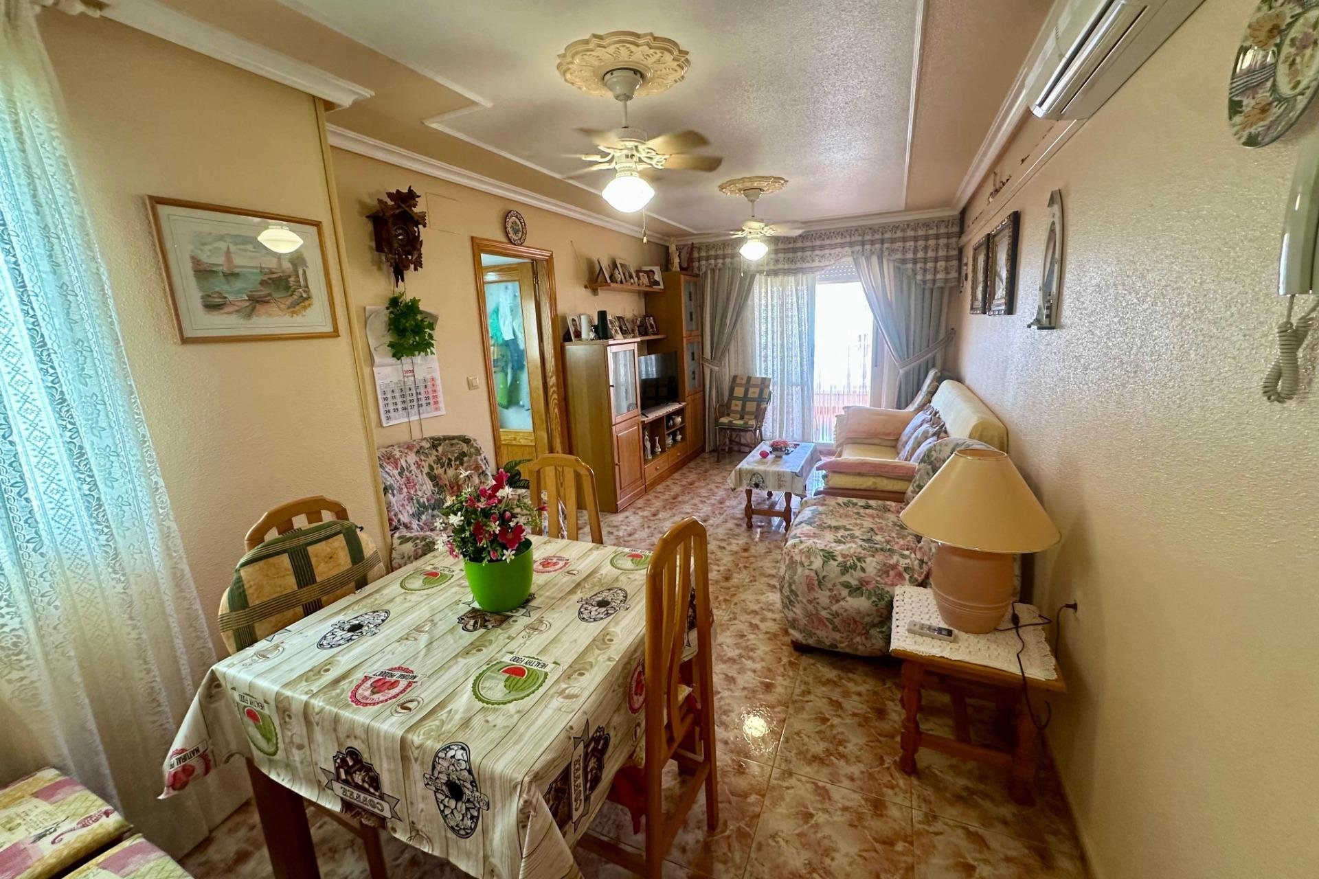 Resale - Apartament / Duplex - Torrevieja - La Mata