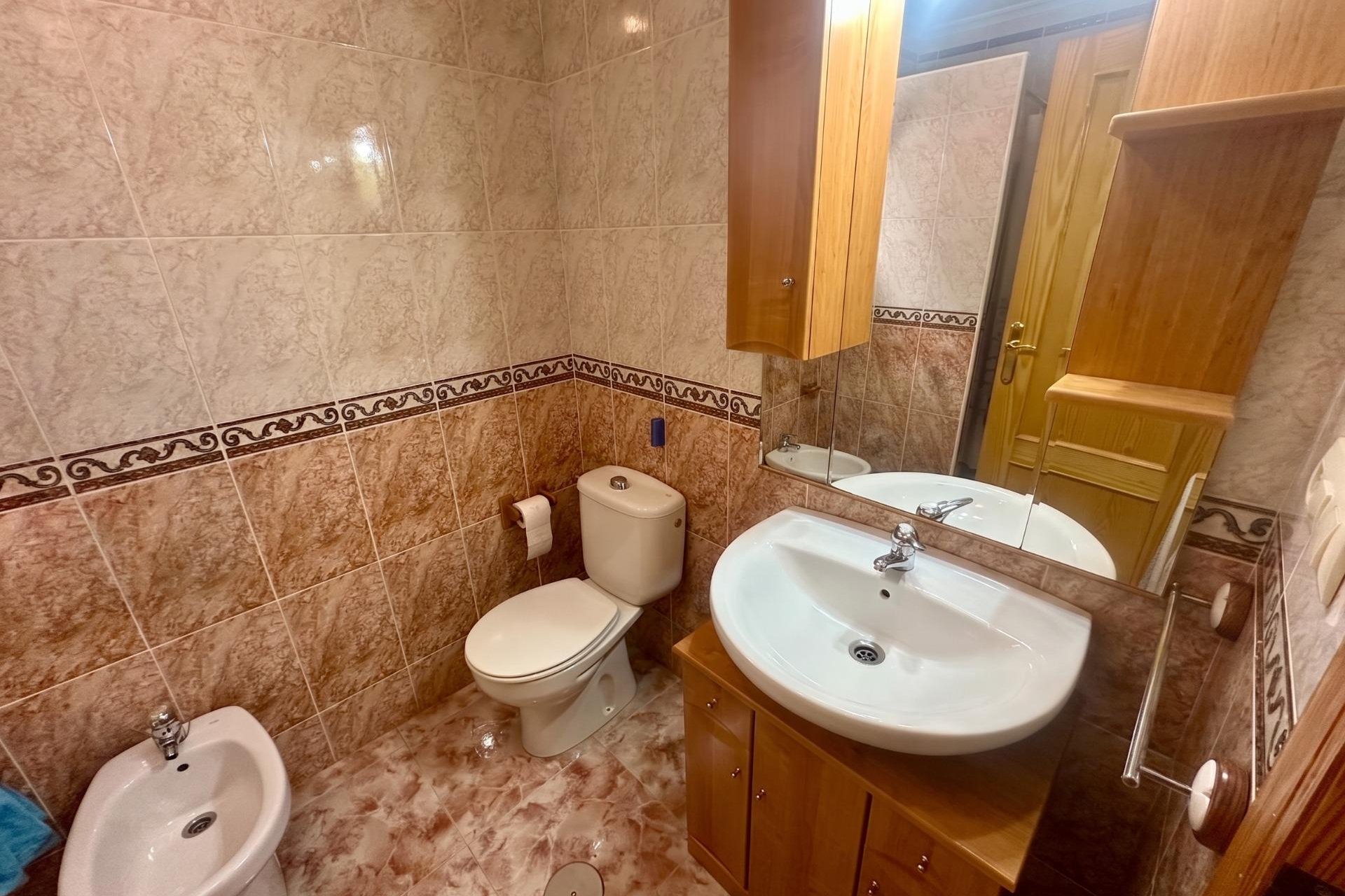 Resale - Apartament / Duplex - Torrevieja - La Mata